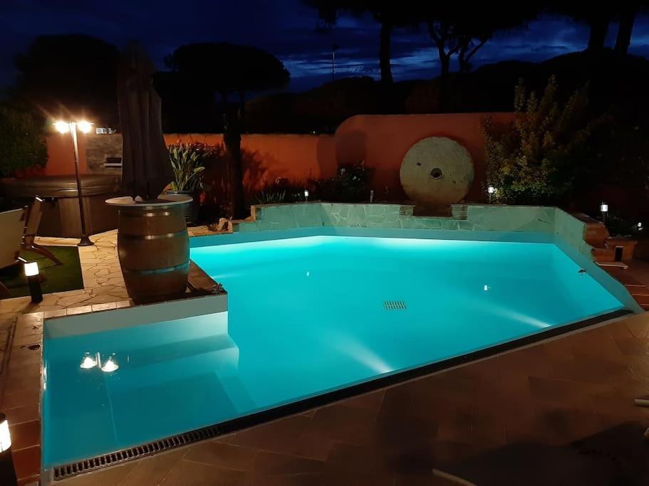 Hebergement Insolite Studio Grau Du Roi Mas Des Marines Piscine Le Grau-du-Roi Dış mekan fotoğraf